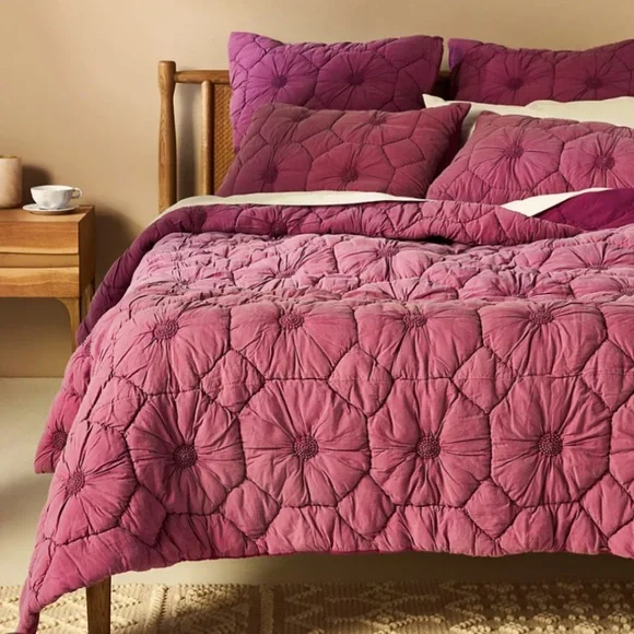 Anthropologie Estie Voile Quilt w 2 Euro Shams in Purple-King - Picture 1 of 5